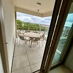 Апартаменти New Luxury In Prime Location In